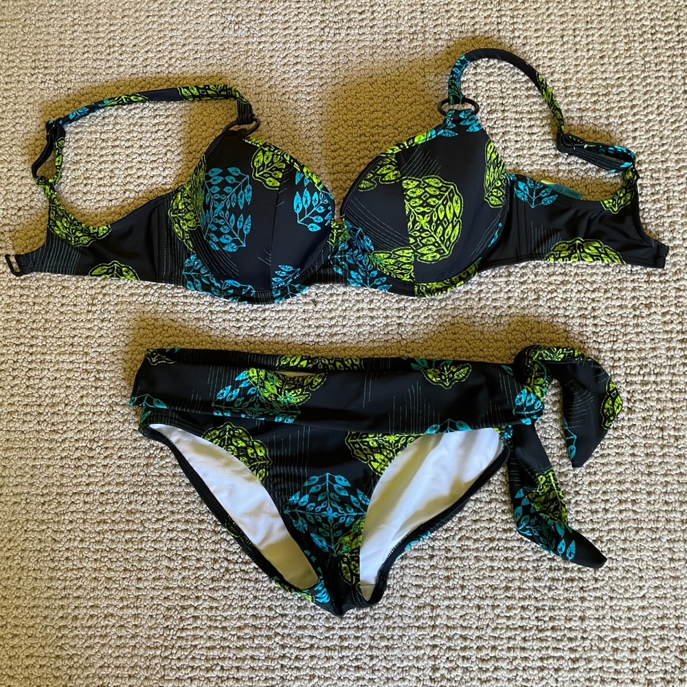 Black, blue and green bikini